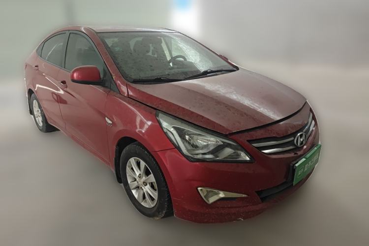 Used Hyundai Verna (older generation) 2014 1.4L Manual Smart GLS Trim Front Right 45 Deg