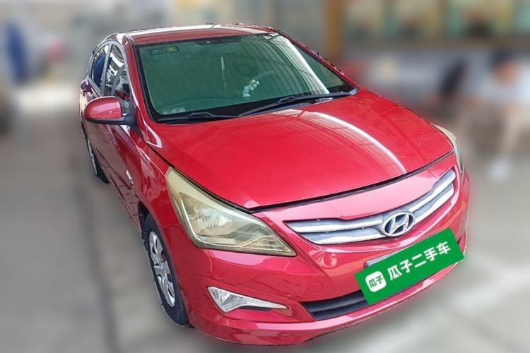 Used Hyundai Verna (older generation) 2014 1.4L Manual Smart GLS Trim Front Right 45 Deg