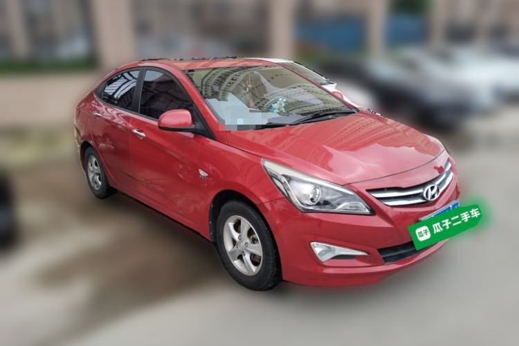 Used Hyundai Verna (older generation) 2014 1.4L Automatic Leading-Edge GLX Front Right 45 Deg
