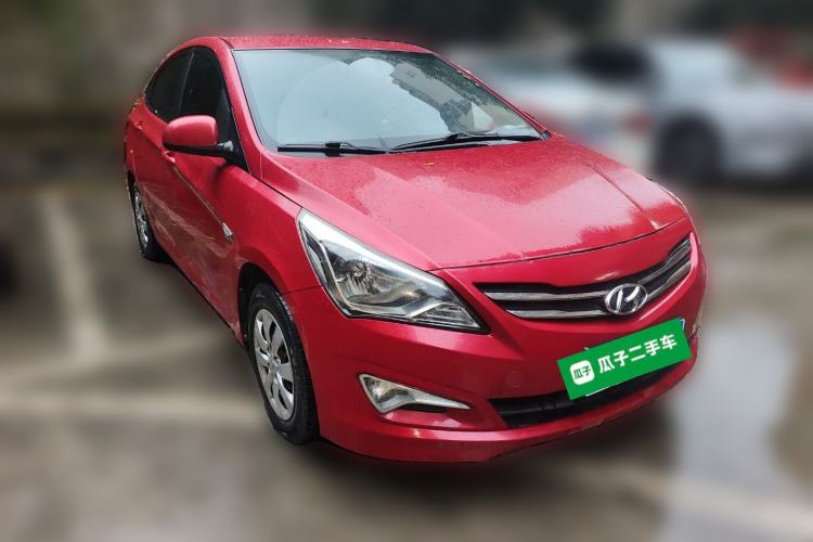 Used Hyundai Verna (older generation) 2014 1.4L Manual Smart GLS Trim Front Right 45 Deg