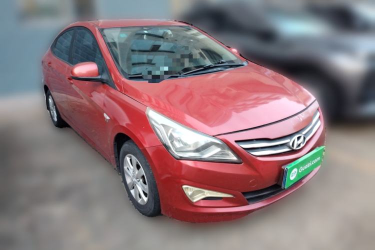 Used Hyundai Verna (older generation) 2014 1.4L Manual Smart GLS Trim Front Right 45 Deg