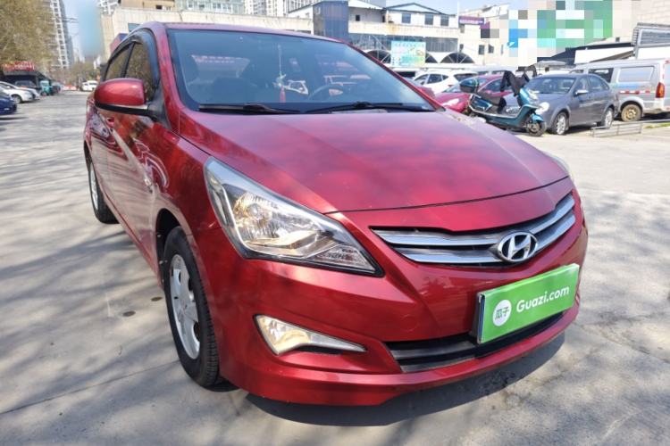 Used Hyundai Verna (older generation) 2014 1.4L Automatic Smart GLS Front Right 45 Deg