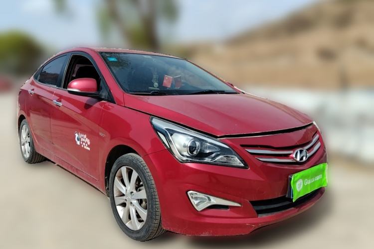Used Hyundai Verna (older generation) 2014 1.4L Manual Top-Tier Model TOP Front Right 45 Deg