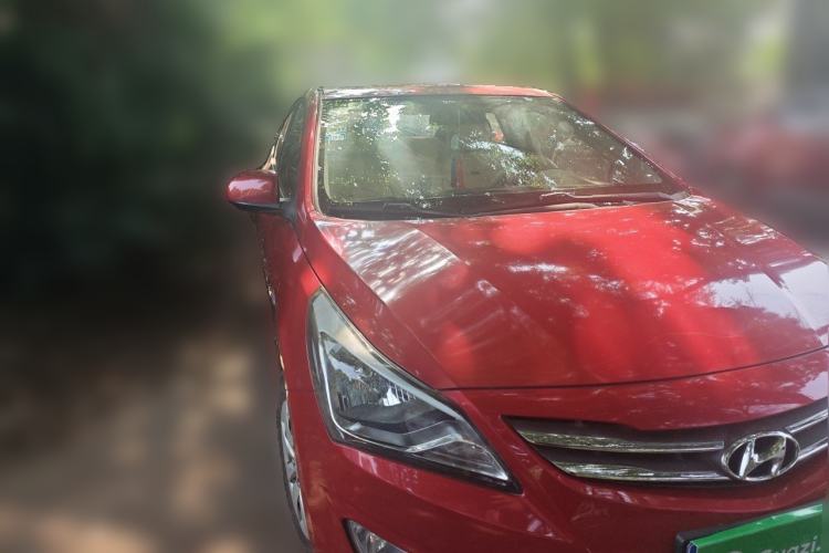 Used Hyundai Verna (older generation) 2014 1.4L Manual Smart GLS Trim Front Right 45 Deg