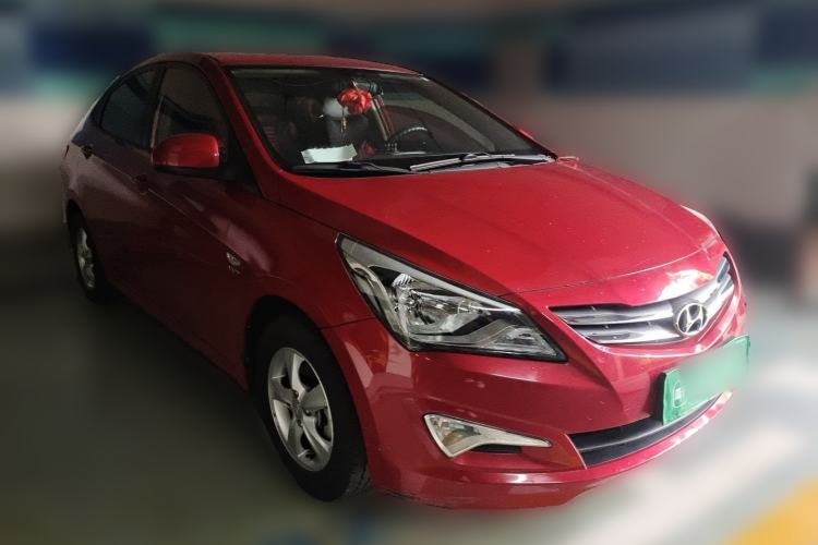 Used Hyundai Verna (older generation) 2014 1.4L Automatic Smart GLS Front Right 45 Deg