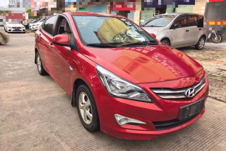 Used Hyundai Verna (older generation) 2014 1.4L Automatic Smart GLS Front Right 45 Deg