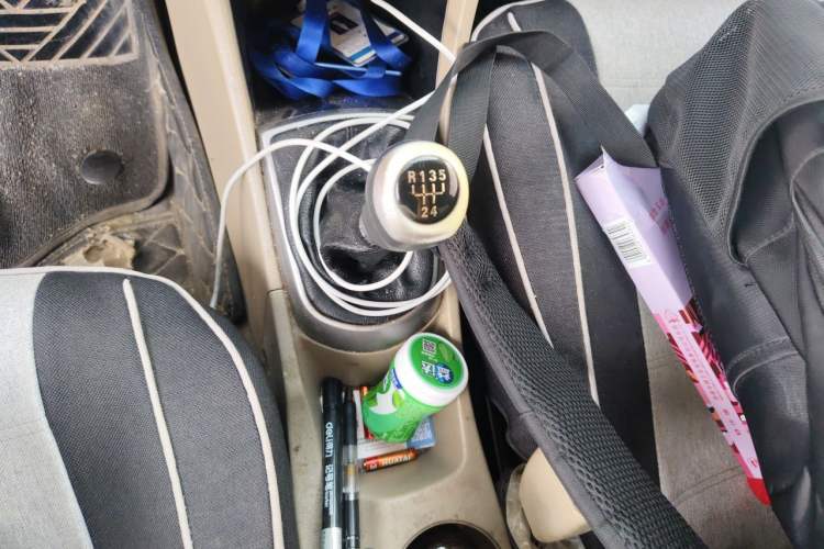 Used Hyundai Verna (older generation) 2014 1.4L Manual Fashion GS Model Gear Lever