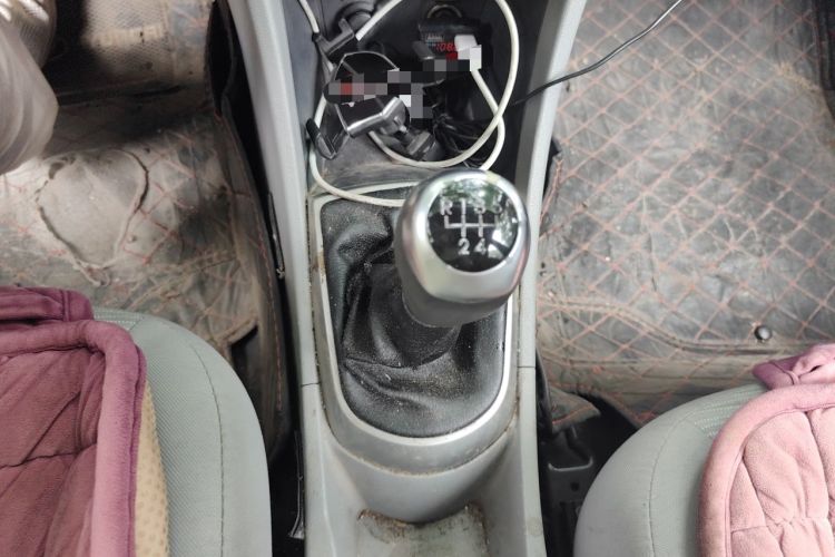 Used Hyundai Verna (older generation) 2014 1.4L Manual Smart GLS Trim Gear Lever