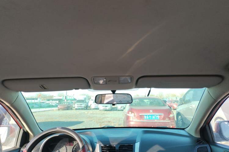 Used Hyundai Verna (older generation) 2014 1.4L Automatic Smart GLS Headliner