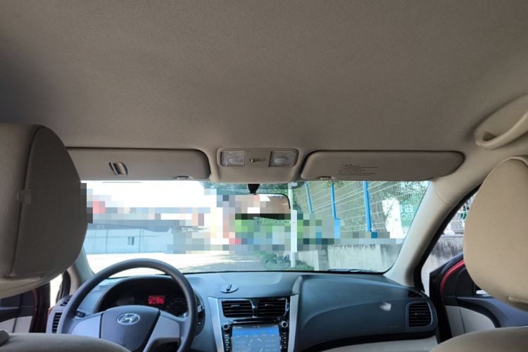 Used Hyundai Verna (older generation) 2014 1.4L Automatic Smart GLS Headliner