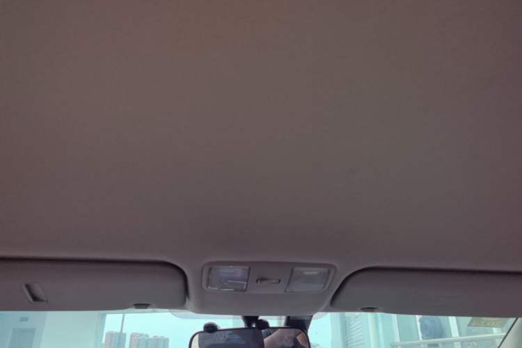 Used Hyundai Verna (older generation) 2014 1.4L Automatic Smart GLS Headliner