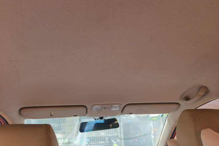 Used Hyundai Verna (older generation) 2014 1.4L Automatic Smart GLS Headliner
