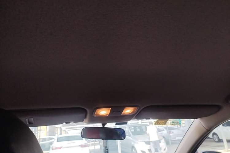 Used Hyundai Verna (older generation) 2014 1.4L Manual Smart GLS Trim Headliner