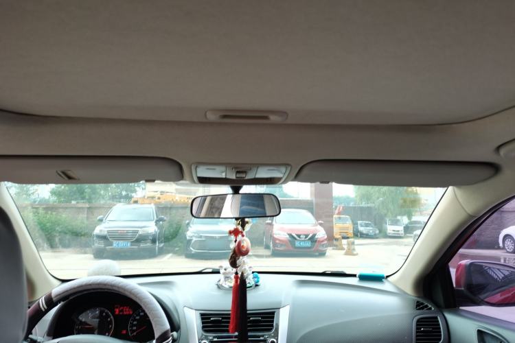 Used Hyundai Verna (older generation) 2014 1.4L Automatic Leading-Edge GLX Headliner