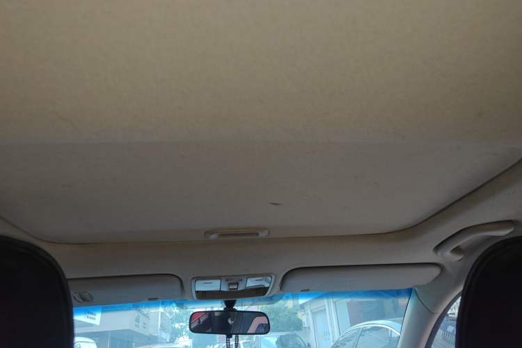Used Hyundai Verna (older generation) 2014 1.4L Automatic Leading-Edge GLX Headliner