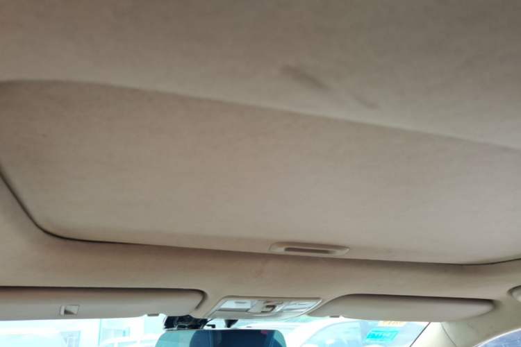 Used Hyundai Verna (older generation) 2014 1.4L Automatic Leading-Edge GLX Headliner