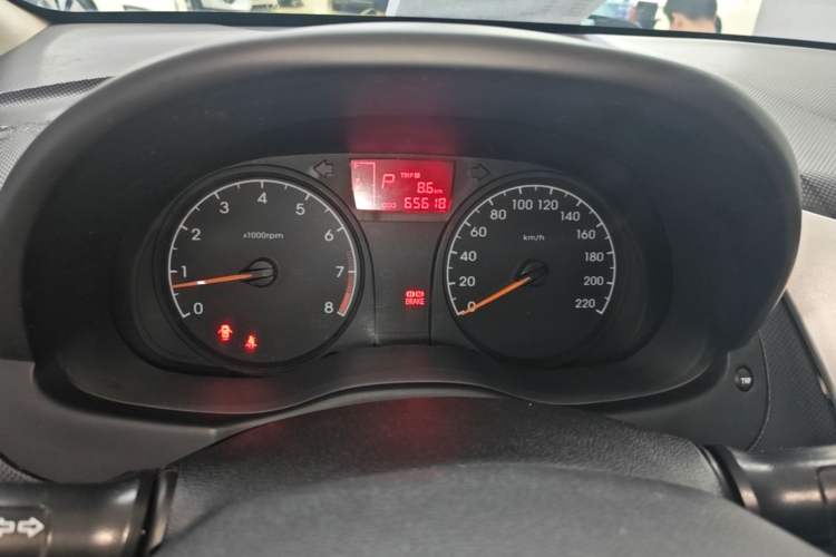 Used Hyundai Verna (older generation) 2014 1.4L Automatic Smart GLS Instrument Cluster