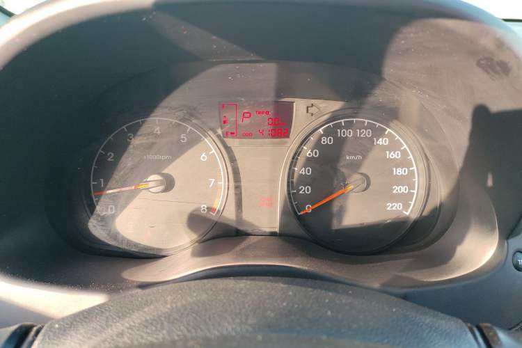 Used Hyundai Verna (older generation) 2014 1.4L Automatic Smart GLS Instrument Cluster
