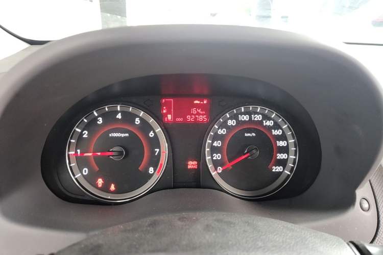 Used Hyundai Verna (older generation) 2014 1.4L Manual Smart GLS Trim Instrument Cluster