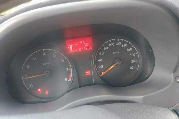 Used Hyundai Verna (older generation) 2014 1.4L Automatic Smart GLS Instrument Cluster