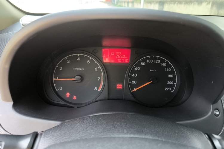 Used Hyundai Verna (older generation) 2014 1.4L Automatic Smart GLS Instrument Cluster