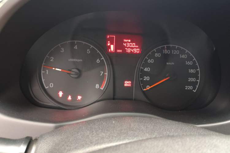 Used Hyundai Verna (older generation) 2014 1.4L Manual Smart GLS Trim Instrument Cluster