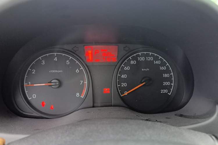Used Hyundai Verna (older generation) 2014 1.4L Automatic Smart GLS Instrument Cluster