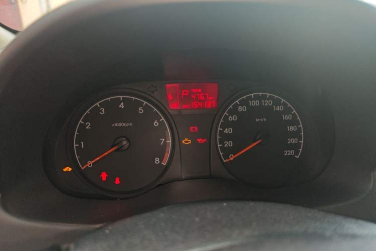 Used Hyundai Verna (older generation) 2014 1.4L Automatic Smart GLS Instrument Cluster