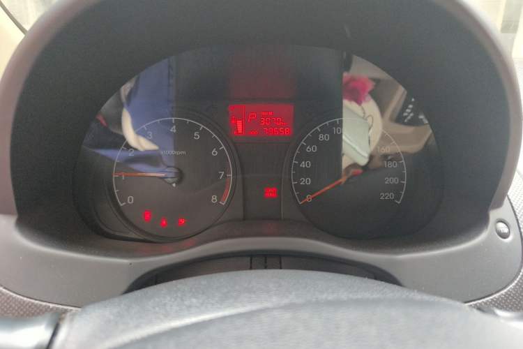 Used Hyundai Verna (older generation) 2014 1.4L Automatic Smart GLS Instrument Cluster