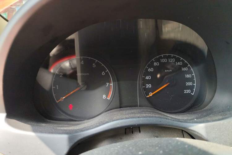 Used Hyundai Verna (older generation) 2014 1.4L Automatic Smart GLS Instrument Cluster