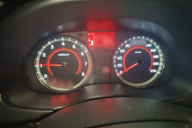 Used Hyundai Verna (older generation) 2014 1.4L Automatic Leading-Edge GLX Instrument Cluster