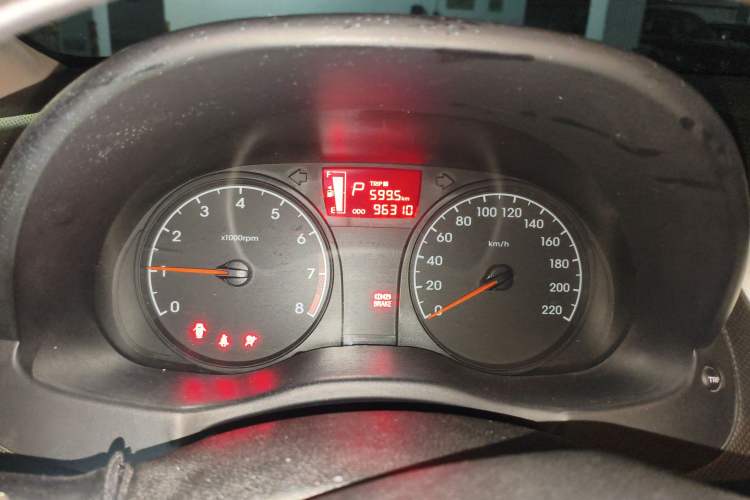 Used Hyundai Verna (older generation) 2014 1.4L Automatic Smart GLS Instrument Cluster
