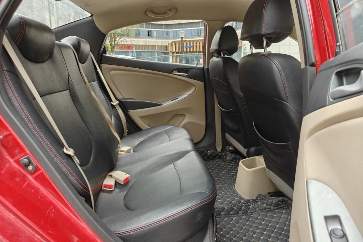 Used Hyundai Verna (older generation) 2014 1.4L Automatic Smart GLS Interior 2