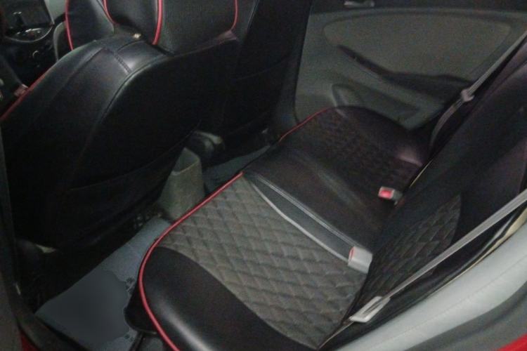 Used Hyundai Verna (older generation) 2014 1.4L Automatic Smart GLS Interior 4