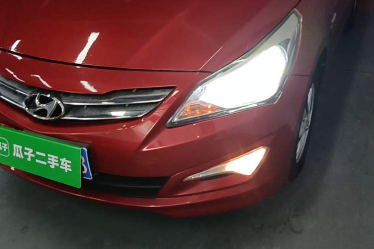 Used Hyundai Verna (older generation) 2014 1.4L Automatic Smart GLS Left Front Headlight