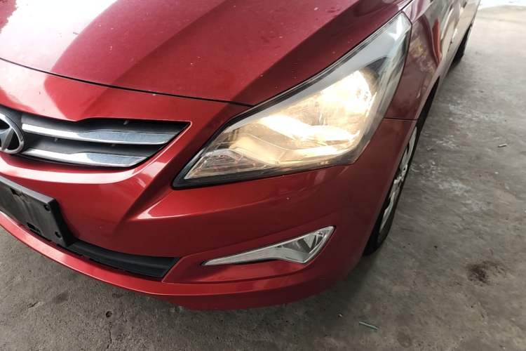 Used Hyundai Verna (older generation) 2014 1.4L Manual Smart GLS Trim Left Front Headlight