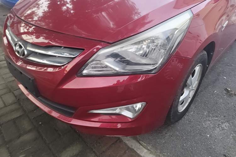 Used Hyundai Verna (older generation) 2014 1.4L Automatic Smart GLS Left Front Headlight