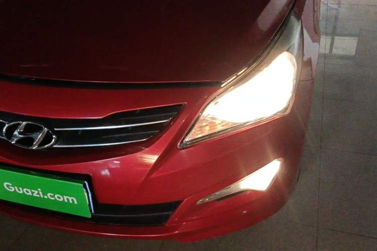 Used Hyundai Verna (older generation) 2014 1.4L Manual Smart GLS Trim Left Front Headlight