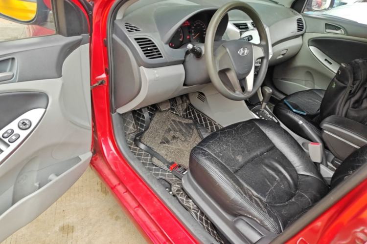 Used Hyundai Verna (older generation) 2014 1.4L Automatic Smart GLS Left Front Seat