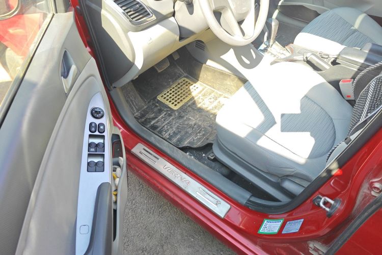 Used Hyundai Verna (older generation) 2014 1.4L Automatic Smart GLS Left Front Seat