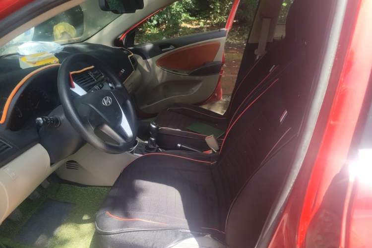 Used Hyundai Verna (older generation) 2014 1.4L Manual Smart GLS Trim Left Front Seat