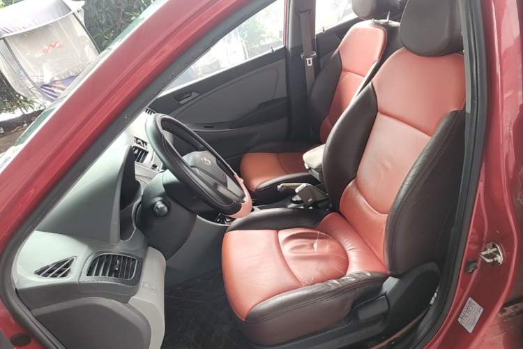Used Hyundai Verna (older generation) 2014 1.4L Manual Smart GLS Trim Left Front Seat