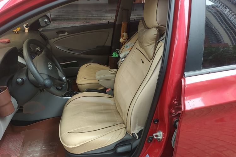 Used Hyundai Verna (older generation) 2014 1.4L Automatic Smart GLS Left Front Seat