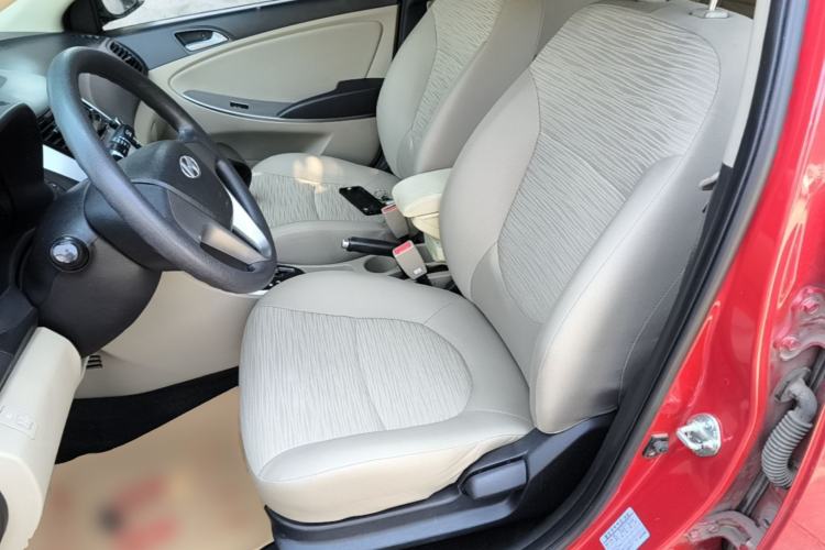 Used Hyundai Verna (older generation) 2014 1.4L Automatic Smart GLS Left Front Seat