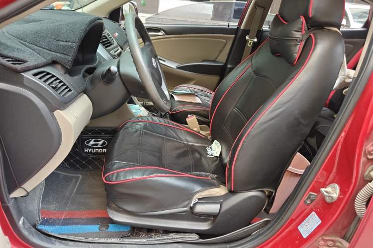 Used Hyundai Verna (older generation) 2014 1.4L Manual Smart GLS Trim Left Front Seat