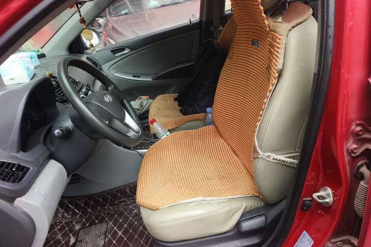 Used Hyundai Verna (older generation) 2014 1.4L Automatic Smart GLS Left Front Seat