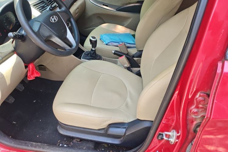 Used Hyundai Verna (older generation) 2014 1.4L Manual Smart GLS Trim Left Front Seat