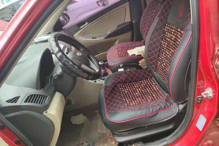 Used Hyundai Verna (older generation) 2014 1.4L Manual Smart GLS Trim Left Front Seat