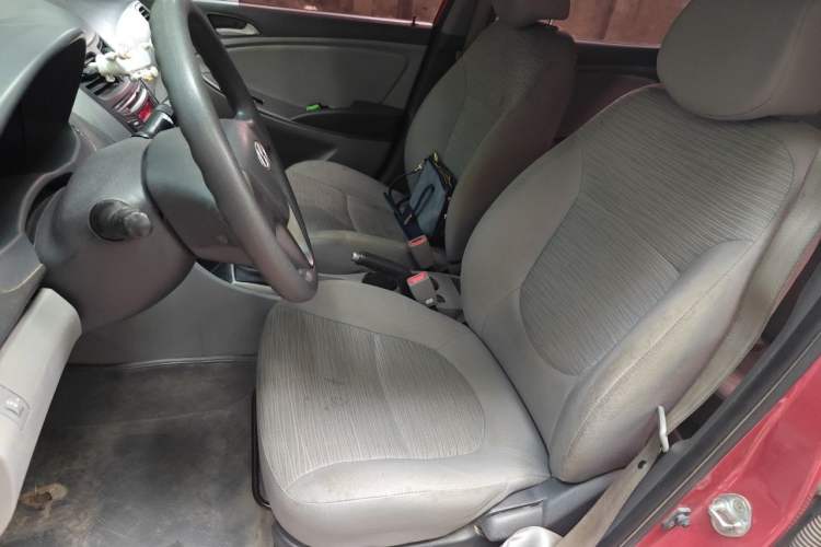 Used Hyundai Verna (older generation) 2014 1.4L Manual Smart GLS Trim Left Front Seat