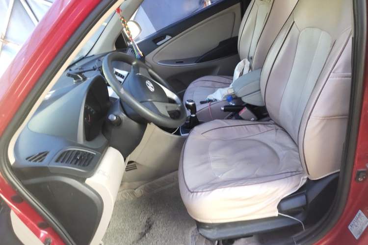 Used Hyundai Verna (older generation) 2014 1.4L Manual Smart GLS Trim Left Front Seat